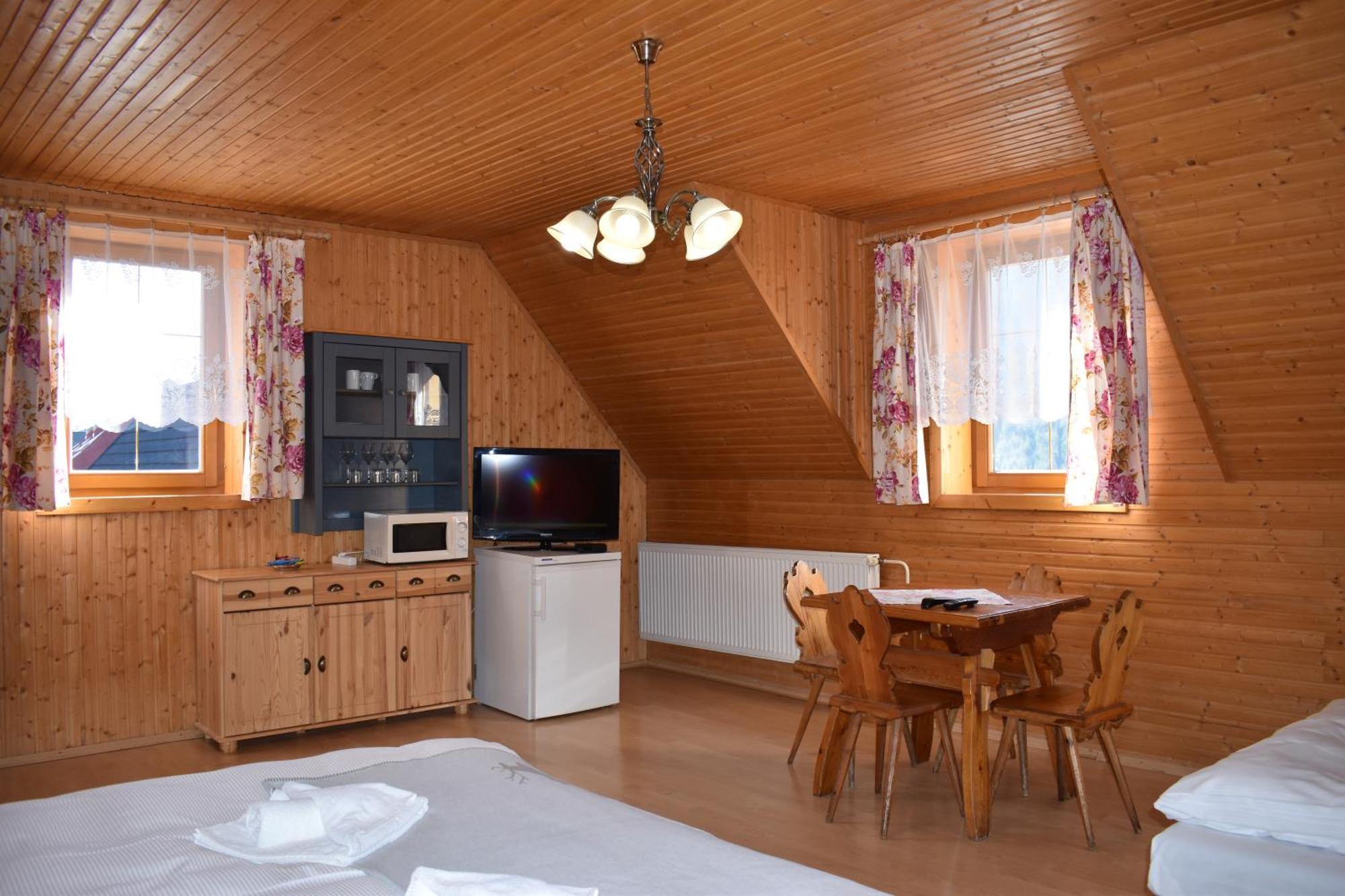 Drevenica Diana Bed & Breakfast Ždiar Exterior foto